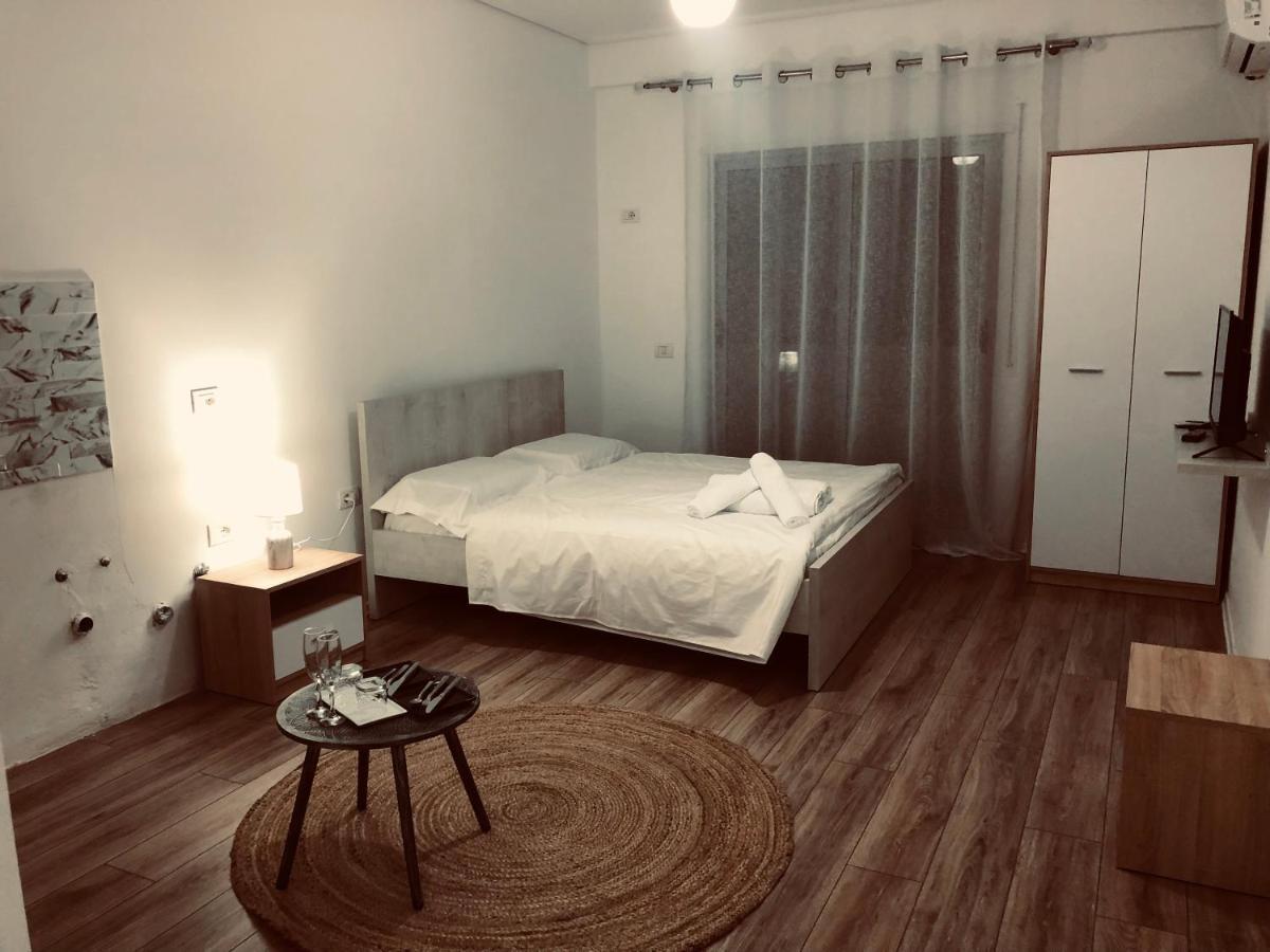 Ionian Apartments Вльора Екстер'єр фото